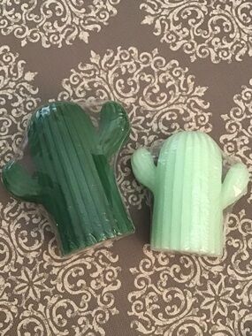Set of 2 Green Cactus-Shaped Decorative Candles